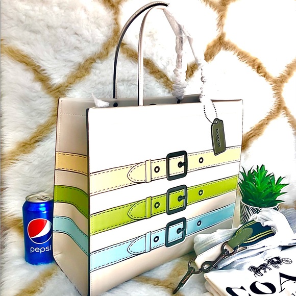 Rare Coach Cashin C9724 Carry 32 Trompe L’oeil, Spring 2022 Runway Collection - Picture 2 of 16